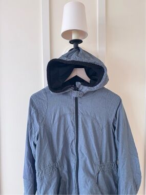 Lululemon Hooded Jacket with Sherpa Lining grey size 10 apres run anorak coat